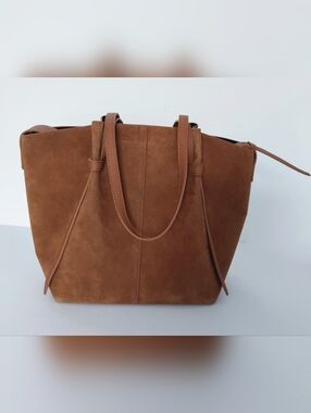Tiffani And Fred Paris Suede Tote Bag in Brown. 11.8×9.8×5.9. Pre-owned.